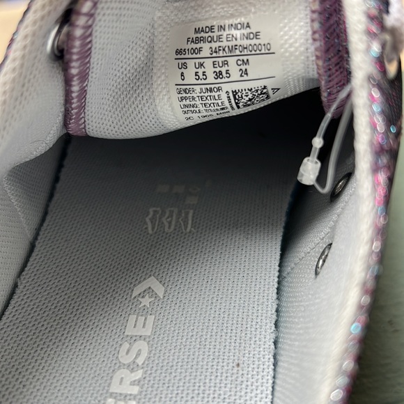 Converse Juniors Metallic Chuck Taylors All Star Low Tops - Picture 9 of 10